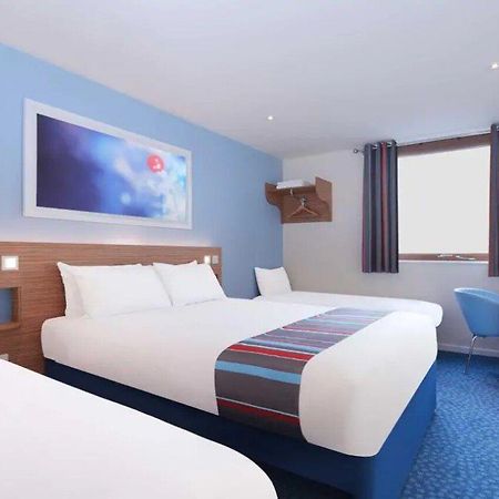 Travelodge Bracknell Central Dış mekan fotoğraf