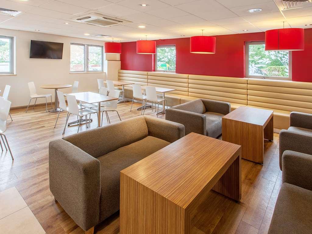 Travelodge Bracknell Central Restoran fotoğraf